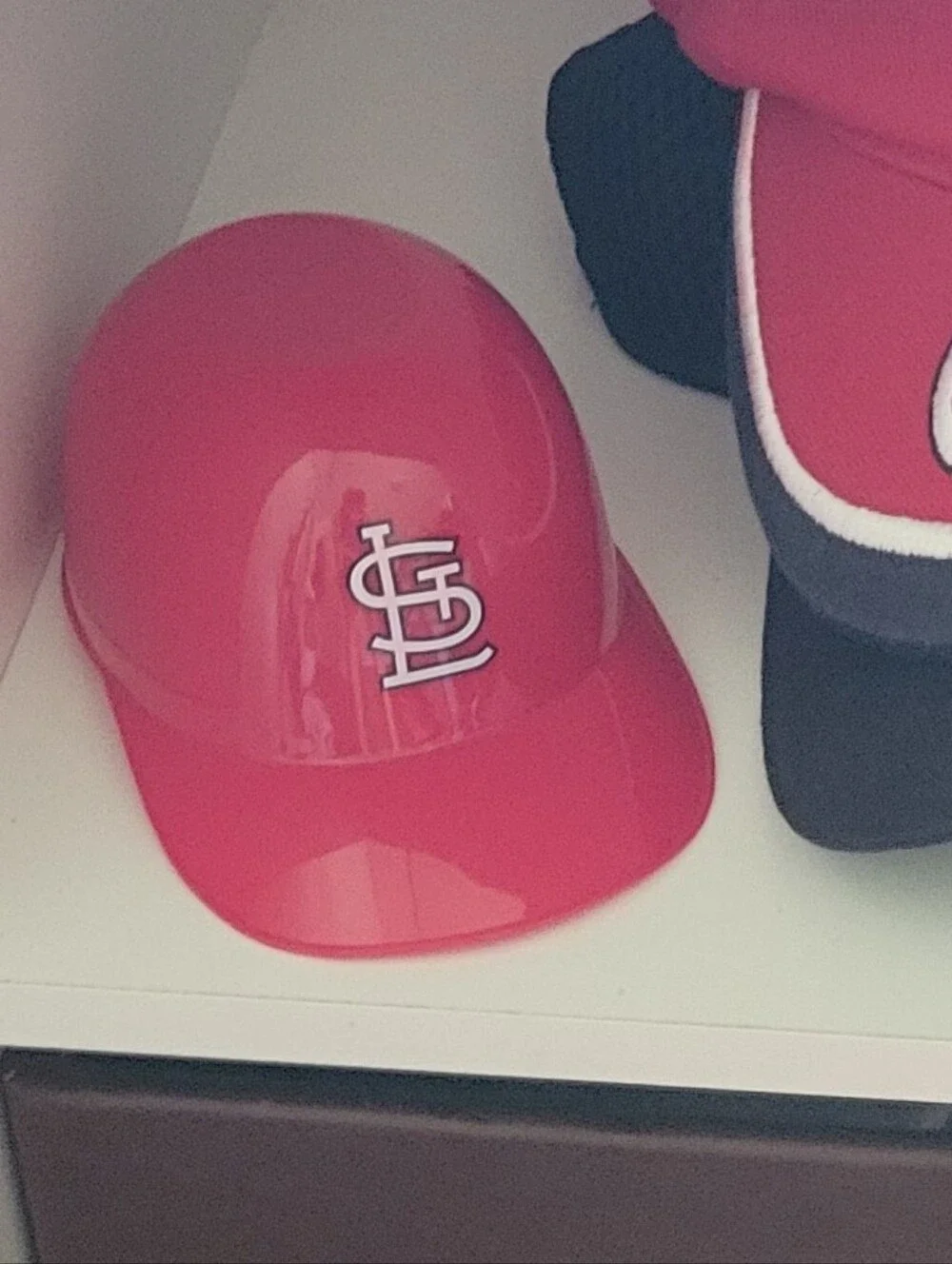 Rawlings MLB St. Louis Cardinals Mini Red Mini Baseball Batting Logo Helmet.
